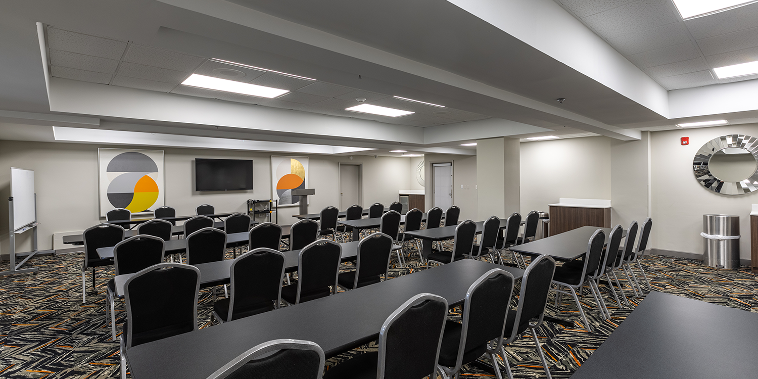 HOST SUCCESSFUL MEETINGS & EVENTS AT OUR HUNTERSVILLE HOTEL